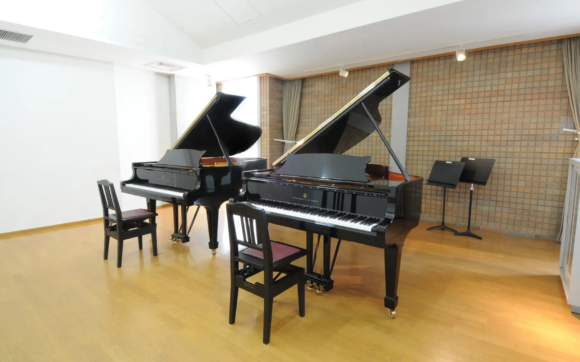LESSON ROOM