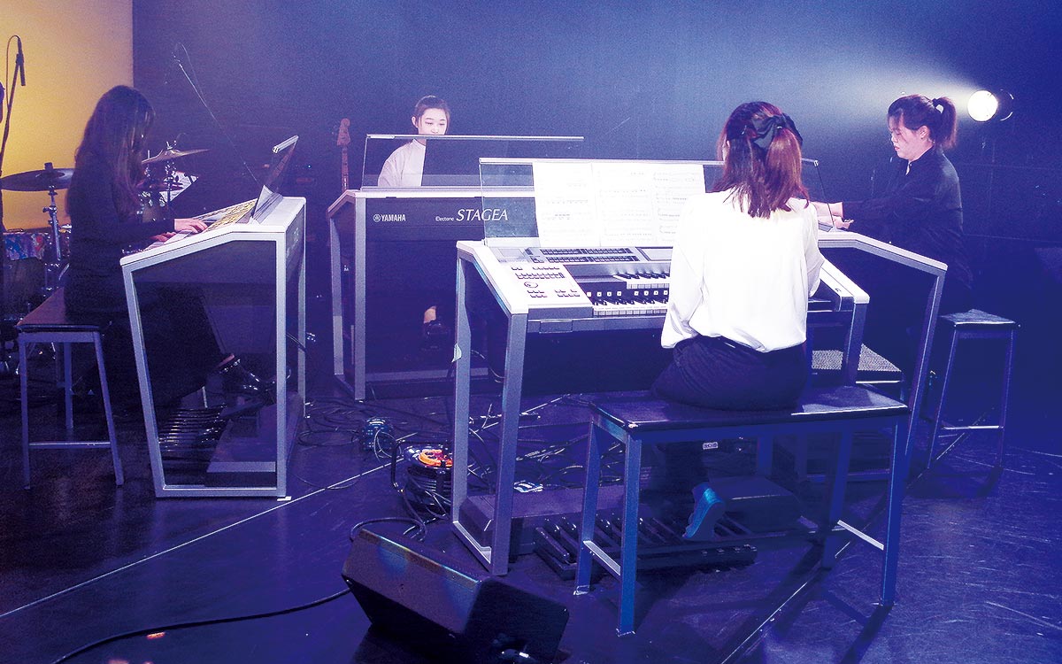 ELECTRIC ORGAN