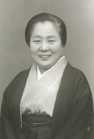 洗足学園 創立者 前田若尾先生